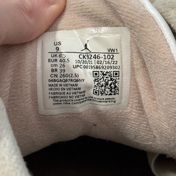 Air Jordan 3 Retro Neapolitan White Sneakers Womens 9 / Mens 7.5 - Picture 13 of 13